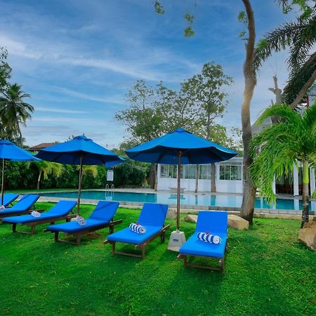 Diya Dahara Lake Resort Yala Extérieur photo