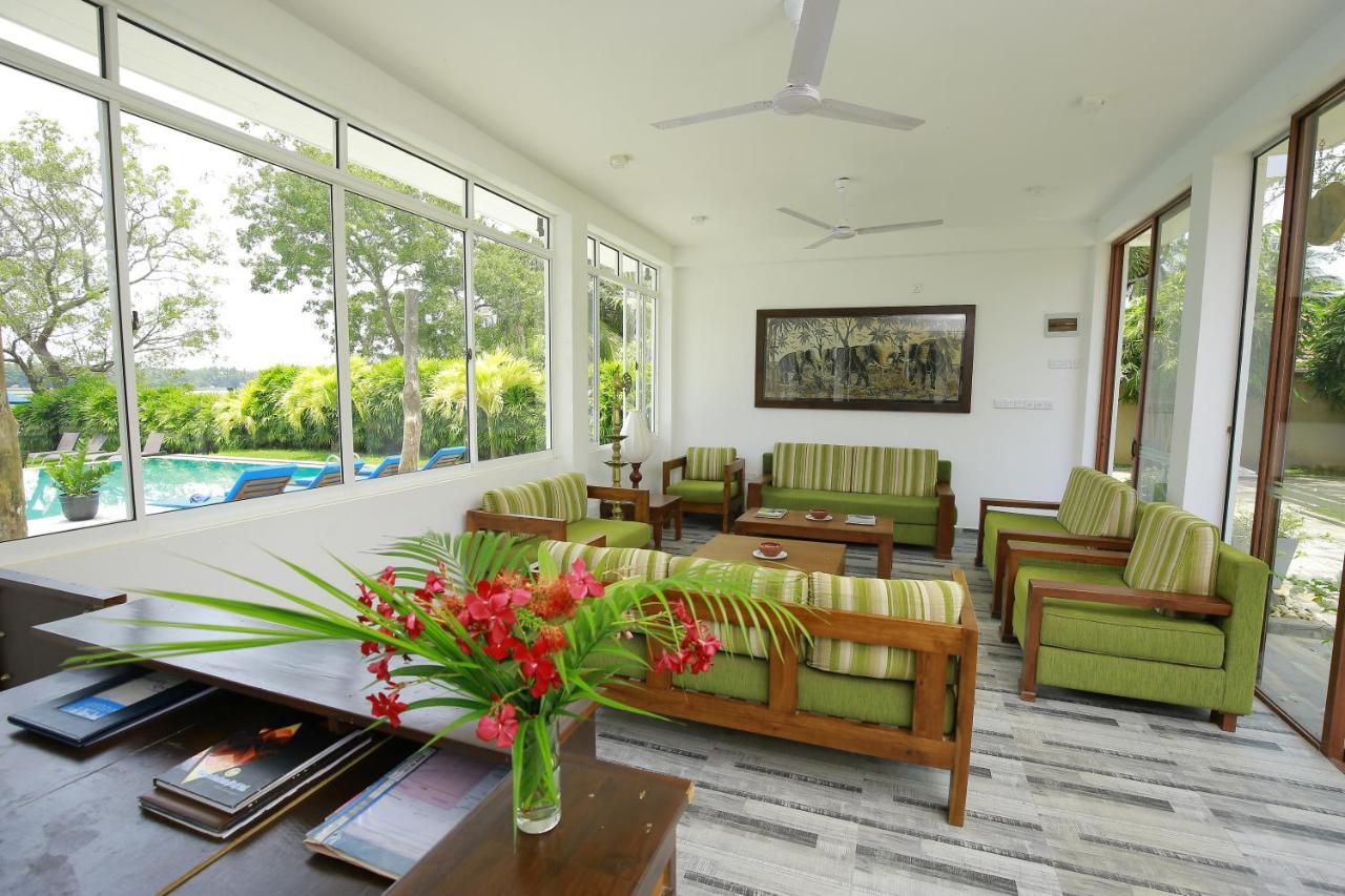 Diya Dahara Lake Resort Yala Extérieur photo