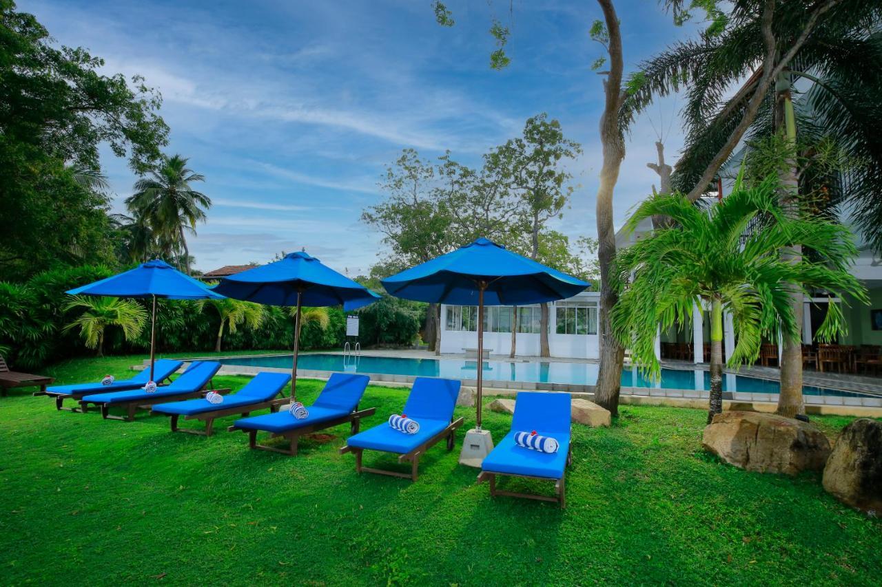 Diya Dahara Lake Resort Yala Extérieur photo