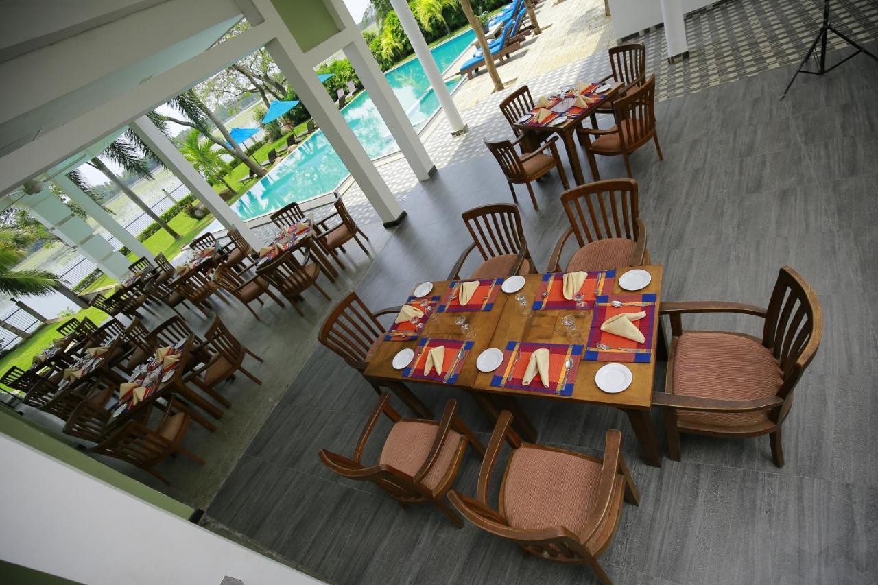 Diya Dahara Lake Resort Yala Extérieur photo