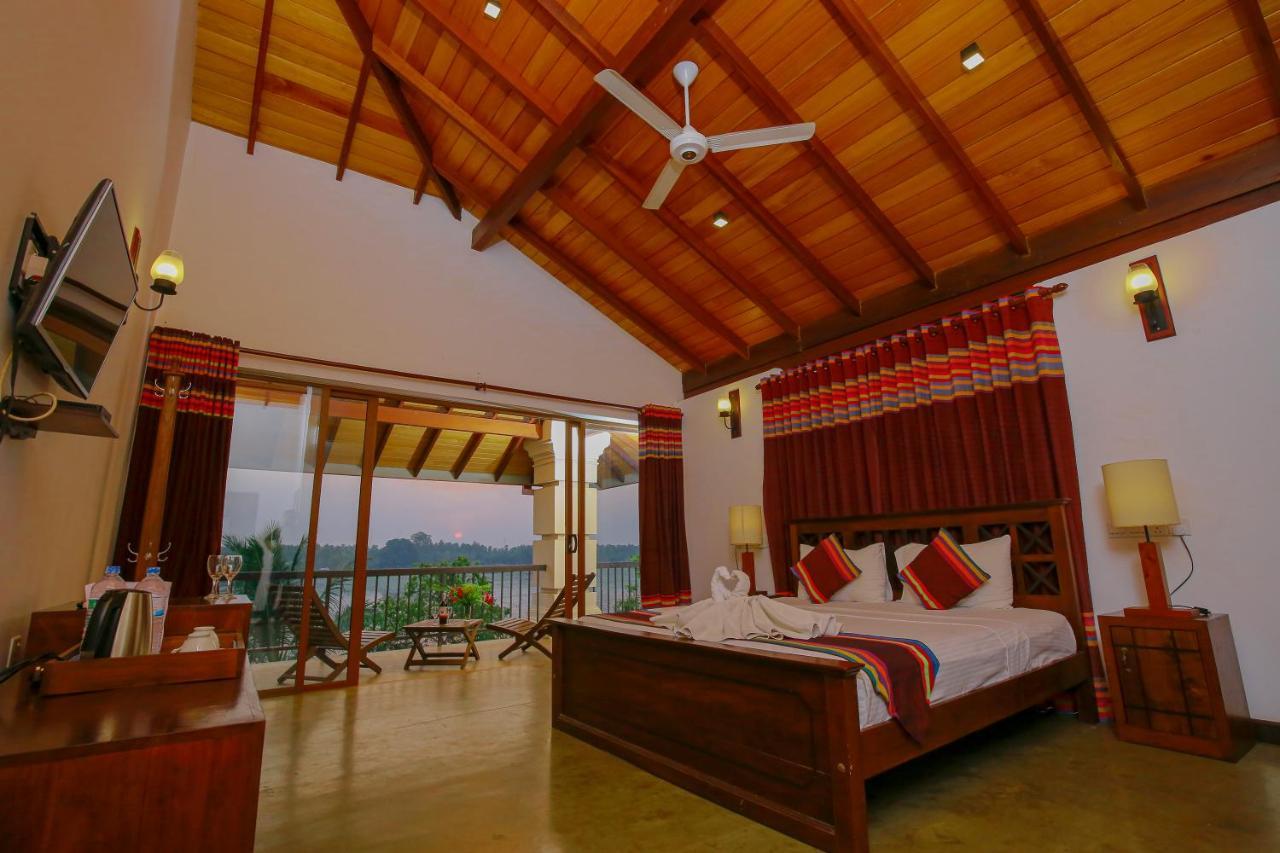 Diya Dahara Lake Resort Tissamaharama Extérieur photo