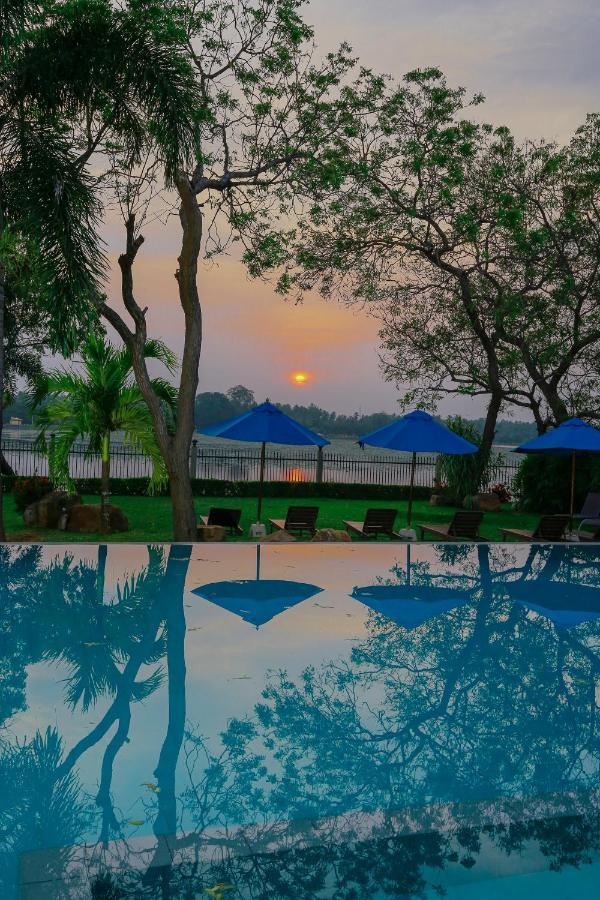 Diya Dahara Lake Resort Yala Extérieur photo