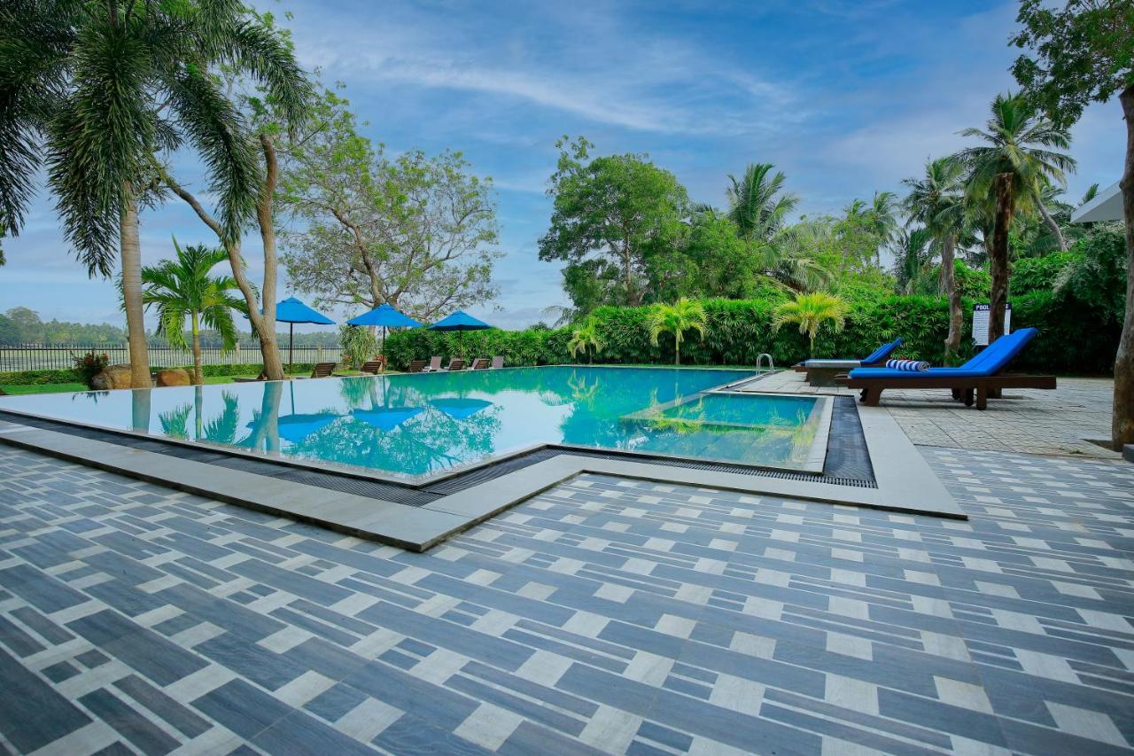 Diya Dahara Lake Resort Yala Extérieur photo