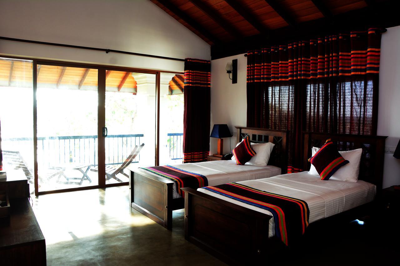 Diya Dahara Lake Resort Yala Extérieur photo