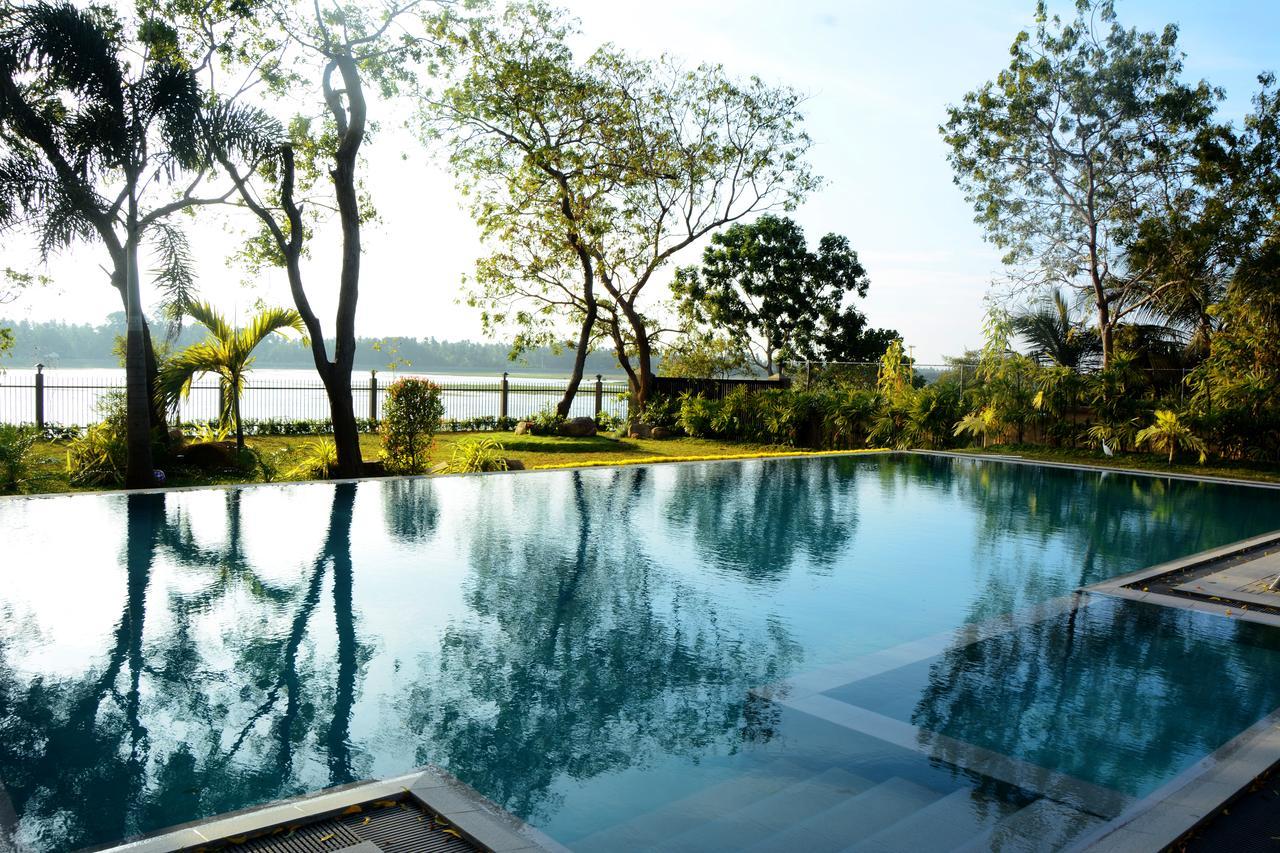 Diya Dahara Lake Resort Yala Extérieur photo