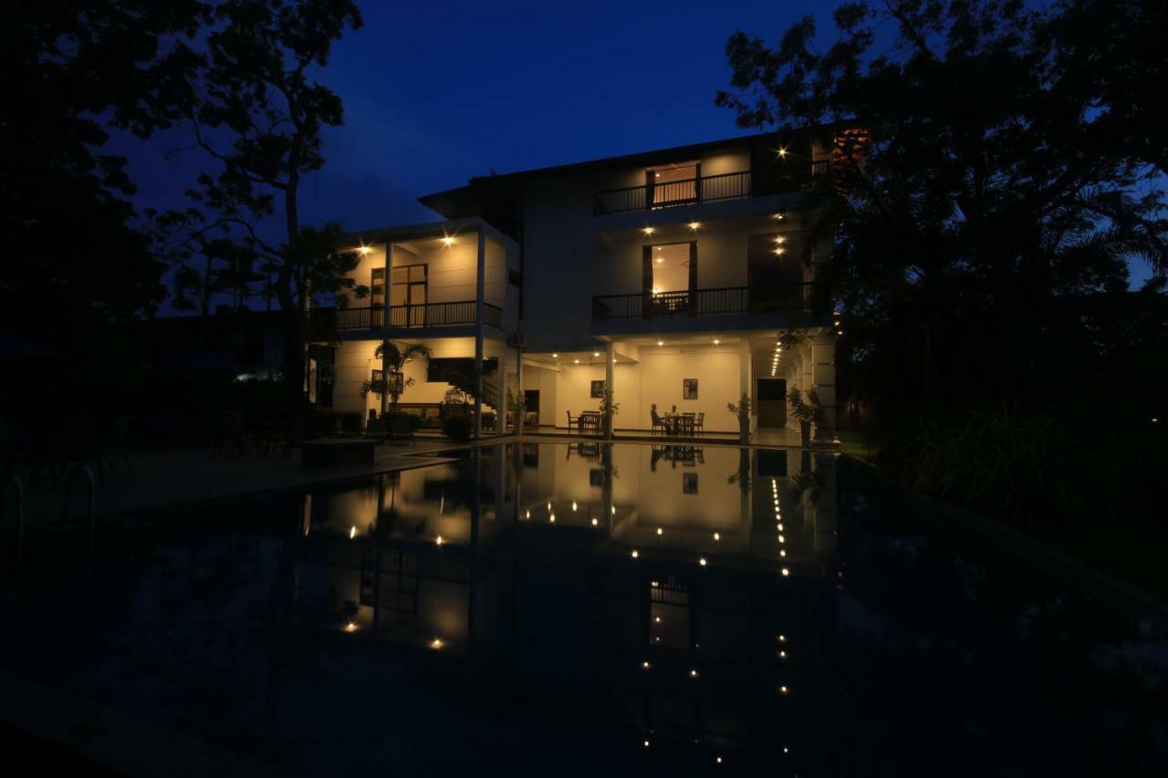 Diya Dahara Lake Resort Yala Extérieur photo