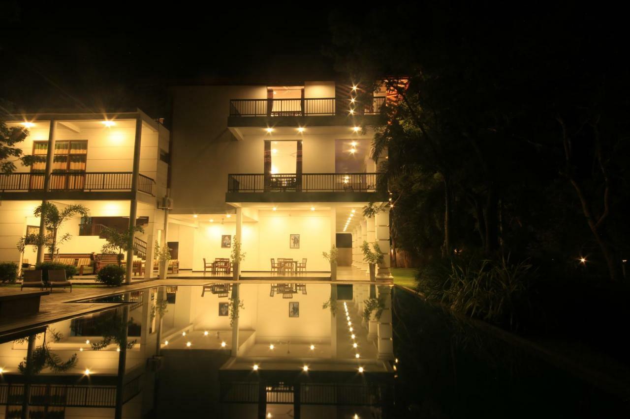 Diya Dahara Lake Resort Yala Extérieur photo