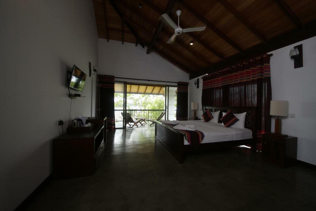 Diya Dahara Lake Resort Yala Extérieur photo