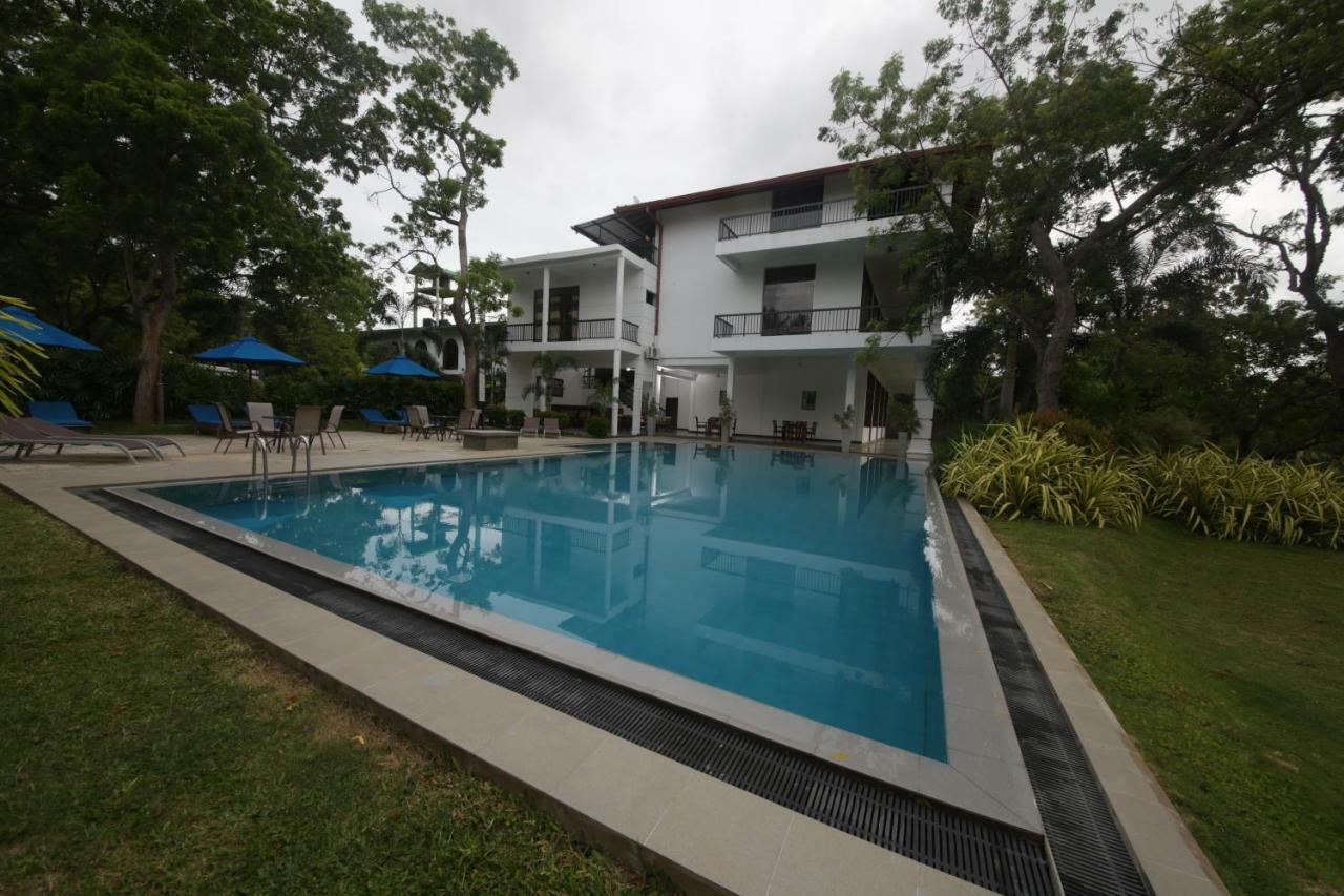 Diya Dahara Lake Resort Yala Extérieur photo